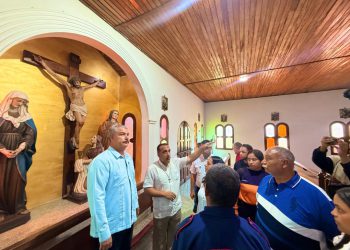 Gobernador Caldera entrega aporte para rehabilitar templo Nuestra Señora de Fátima en Bachaquero