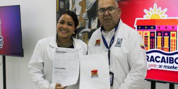 Tras 4 años de espera simplificación de trámites permitió entrega de títulos de propiedad a 35 familias marabinas