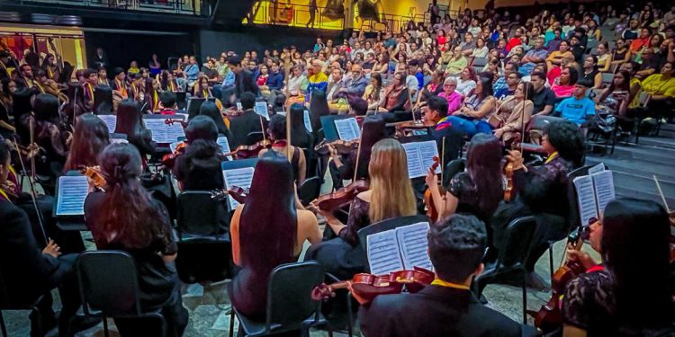 Centro de Arte Lía Bermúdez escenario del gran concierto de la Sinfónica de la Costa Oriental del Lago «Maestro Freddy Padrón»