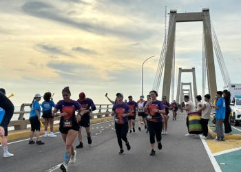 2.000 atletas cruzaron el imponente Puente sobre el Lago en la I edición de la Copa Tawala