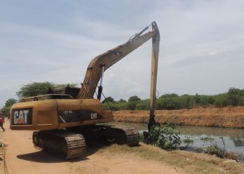 Realizan operativo de limpieza en el Puente Espuma del barrio Etnia Guajira