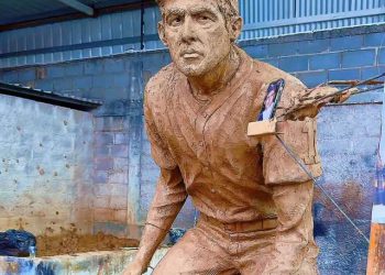 Avanza estatua y proyecto de museo para honrar al grandeliga Luis Aparicio