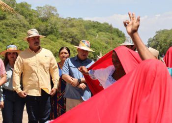 Vicepresidente Diosdado Cabello junto al Gobernador del Zulia visitan tierras de la Guajira 3 Vicepresidente Diosdado Cabello junto al Gobernador del Zulia visitan tierras de la Guajira