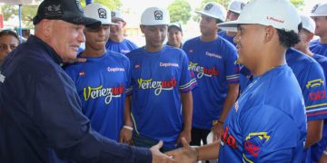 Pequeña Liga Coquivacoa rumbo a Ecuador para el Campeonato Latinoamericano Senior gracias al alcalde Di Martino