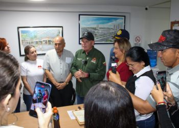 Alcaldía de Maracaibo se compromete a solucionar la falla eléctrica del C.C. Ciudad Chinita en dos días