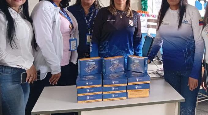 Fortalecen vocaciones científicas con la entrega de 30 kits de «Pequeños Ingenieros» en Monagas