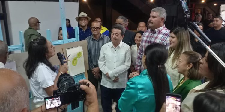 Gobernador Caldera dignifica a 170 adultos mayores del Zulia con entrega de certificados de formación artística 1 Gobernador Caldera dignifica a 170 adultos mayores del Zulia con entrega de certificados de formación artística