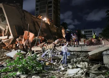 Reportan saqueos en comercios de La Guaira tras sismos