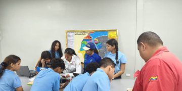 Primera Olimpiada Juvenil de Hidrocarburos reunió a 134 equipos para impulsar el conocimiento en el Zulia 11 Primera Olimpiada Juvenil de Hidrocarburos reunió a 134 equipos para impulsar el conocimiento en el Zulia