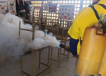 Jornada de fumigación de la Alcaldía de Maracaibo llega a 7 escuelas en 3 parroquias