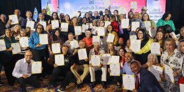 Alcaldía de Maracaibo homenajeó a más de 100 trabajadores por años de servicio