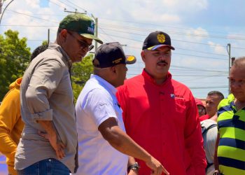 Gobernador Caldera inspecciona construcción de colector en Cabimas para beneficiar a diversos sectores