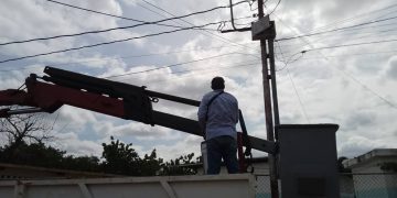 Sustituyen luminarias en las parroquias San Benito y La Rosa de Cabimas