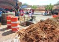 Gobernación del Zulia ejecuta plan de limpieza y mantenimiento de drenajes en el Mercado Las Playitas de Maracaibo