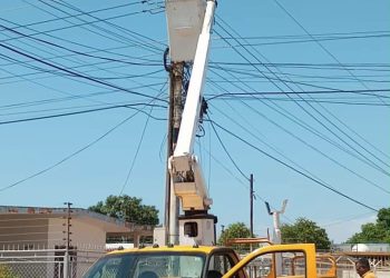 Sustituyen luminarias en las parroquias San Benito y La Rosa de Cabimas