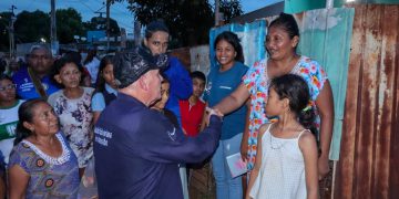 Alcalde Di Martino atiende necesidades del pueblo en barrio 23 de marzo