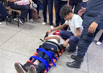Bomberos de San Francisco capacitan a niños en prevención y respuesta ante emergencias