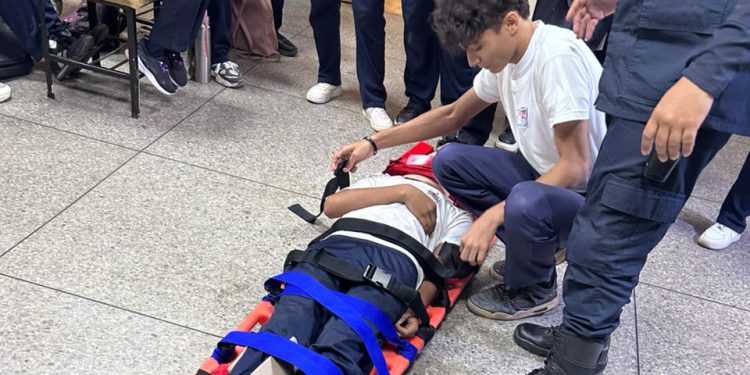 Bomberos de San Francisco capacitan a niños en prevención y respuesta ante emergencias