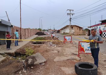 Gobernación del Zulia sustituye colectores  y repara red de agua potable en Cañada Honda