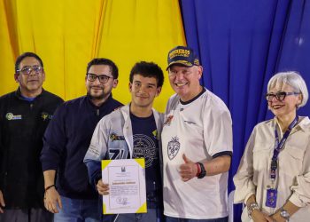 Maracaibo brilla con su Juventud de Oro: Alcalde Di Martino rinde homenaje a los campeones de la robótica y el deporte