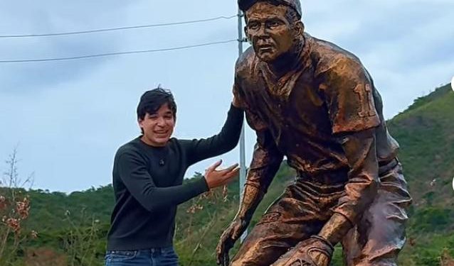 Josué Benjamín Figueroa inmortaliza a Luis Aparicio en una escultura para Maracaibo 1 Josué Benjamín Figueroa inmortaliza a Luis Aparicio en una escultura para Maracaibo