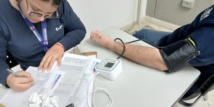 Sesenta trabajadores municipales recibieron atención médica integral