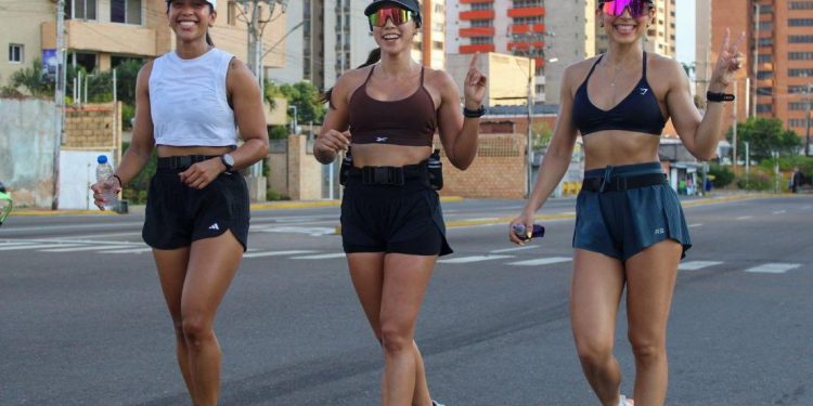Salud integral y el bienestar físico une las mujeres cada domingo en la Ciclovía
