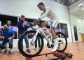 Alcalde Di Martino entregó bicicleta de alta gama al Embajador Deportivo Luis Miguel Hernández