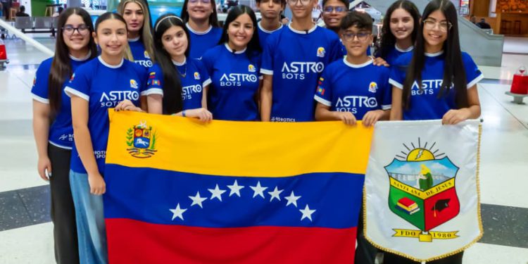 Team Astrobots rumbo a Turquía para representar a Venezuela en competencia mundial