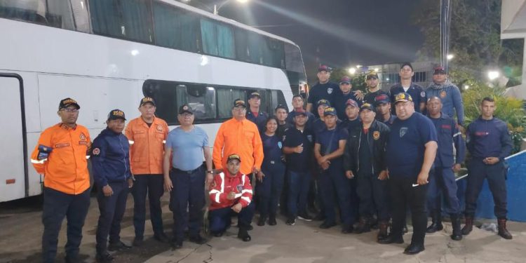 Protección Civil Maracaibo viajó a Caracas para apoyar contingencia por terremotos
