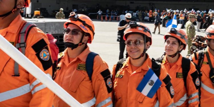 Países envían contingentes y equipos de rescate a Venezuela tras devastadores sismos