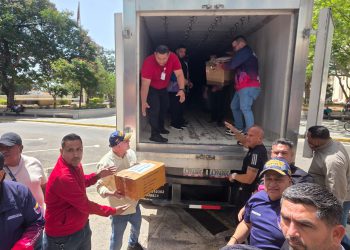 Alcalde Di Martino: “Más de 300 toneladas de insumos han salido de la Alcaldía de Maracaibo”
