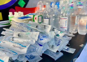 Pueblo marabino extiende mano amiga con insumos médicos para afectados por terremotos