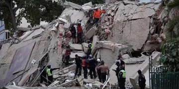 Balance oficial eleva a 164 los fallecidos y más de 971 heridos tras el terremoto en Caracas