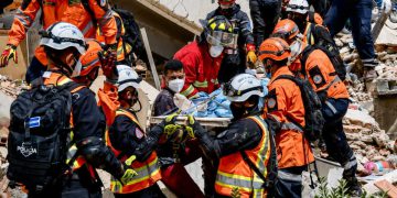 Comunidad internacional se vuelca con Venezuela: rescatistas de 30 países despliegan operaciones de salvamento