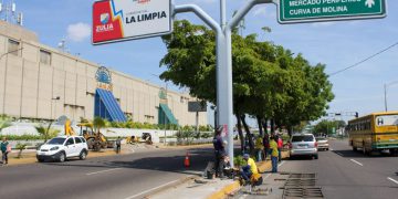 Avanzan trabajos de la Alcaldía de Maracaibo para adecuar paso peatonal en Galerías Mall 13 Avanzan trabajos de la Alcaldía de Maracaibo para adecuar paso peatonal en Galerías Mall