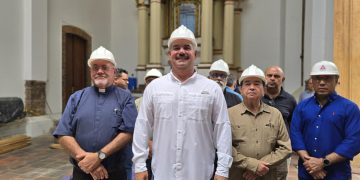 Gobernador Caldera supervisa trabajos de restauración del techo de la Catedral de Maracaibo 11 Gobernador Caldera supervisa trabajos de restauración del techo de la Catedral de Maracaibo