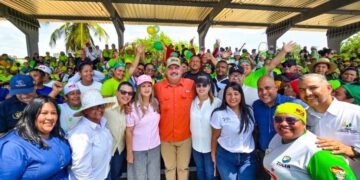 "Llegamos al Zulia a restaurar": La apuesta del Gobierno regional por reconstruir la educación desde sus protagonistas 12 «Llegamos al Zulia a restaurar»: La apuesta del Gobierno regional por reconstruir la educación desde sus protagonistas
