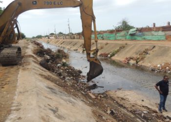 Maracaibo preparada para enfrentar temporada de lluvias con saneamiento de 150 kilómetros de cañadas
