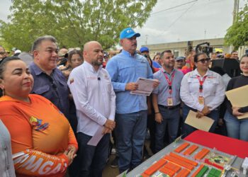 Gobernador Luis Caldera enciende 289 cocinas y entrega de 40 transformadores en San Francisco 2 Gobernador Luis Caldera enciende 289 cocinas y entrega de 40 transformadores en San Francisco