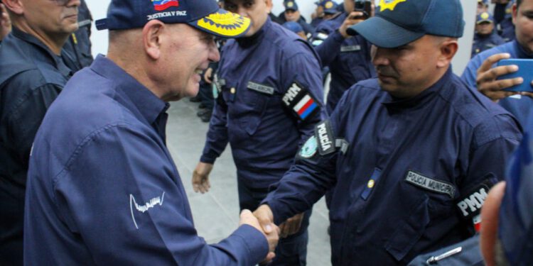 Ascendidos 108 funcionarios de Polimaracaibo en reconocimiento a su mérito y compromiso 1 Ascendidos 108 funcionarios de Polimaracaibo en reconocimiento a su mérito y compromiso