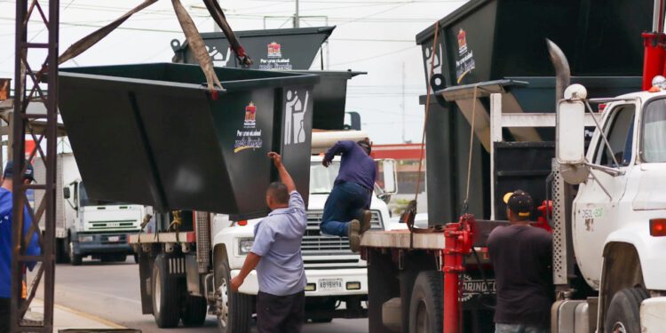 Alcaldía de Maracaibo desplegó 20 nuevos contenedores en sitios estratégicos de la ciudad