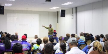 Comuneros debatieron sobre fortalecimiento del programa Boticas Comunales