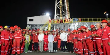 Industria petrolera supera la producción con un millón 230 mil barriles diarios