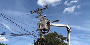 Más de 150 técnicos de CORPOELEC resuelven averías del servicio eléctrico en Zulia
