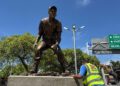 Estatua de Luis Aparicio fue colocada en bulevar de Santa Lucia donde nació la leyenda del béisbol venezolano
