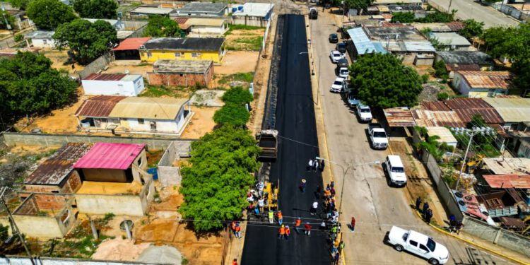 Gobernador del Zulia inicia rehabilitación integral de la avenida Urdaneta en el municipio Santa Rita