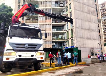 Gobernación y Corpoelec restituyen servicio eléctrico en Torres del Saladillo con sustitución de transformador 3 Gobernación y Corpoelec restituyen servicio eléctrico en Torres del Saladillo con sustitución de transformador