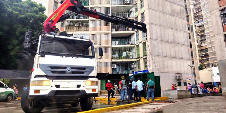 Gobernación y Corpoelec restituyen servicio eléctrico en Torres del Saladillo con sustitución de transformador