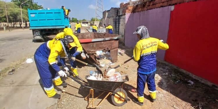 50 toneladas de desechos recolectó el Instituto Municipal de Ambiente en Residencias El Trébol 1 50 toneladas de desechos recolectó el Instituto Municipal de Ambiente en Residencias El Trébol